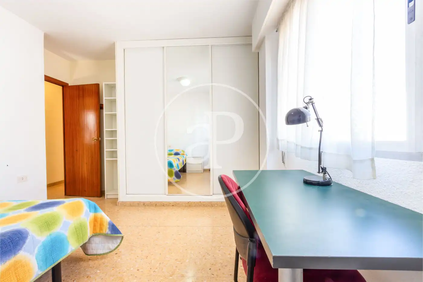 Bedroom of Flat for sale in Valencia  with Heating, Furnished and Balcony