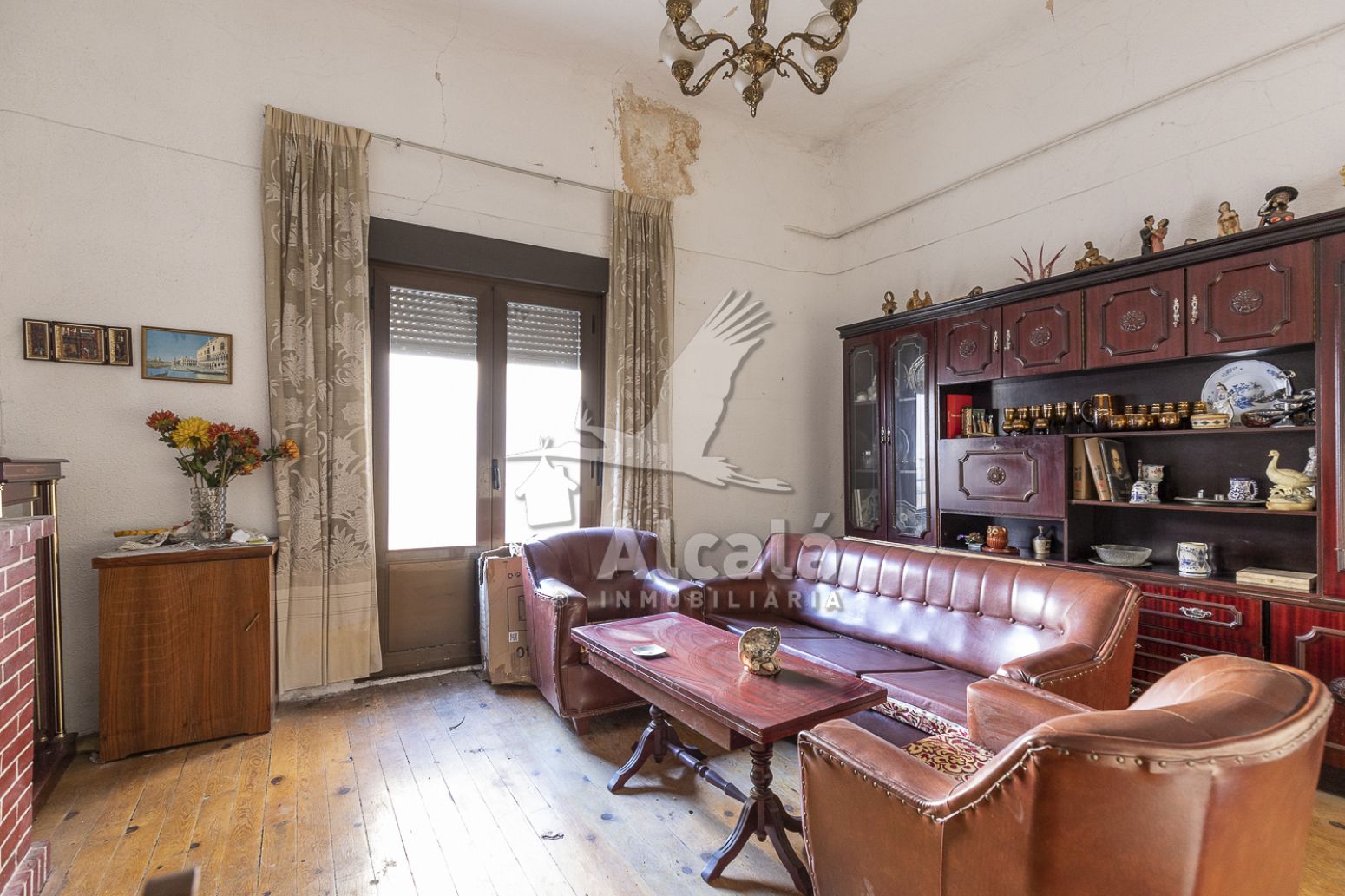 Sala d'estar de Pis en venda en Sigüenza amb Terrassa, Traster i Balcó