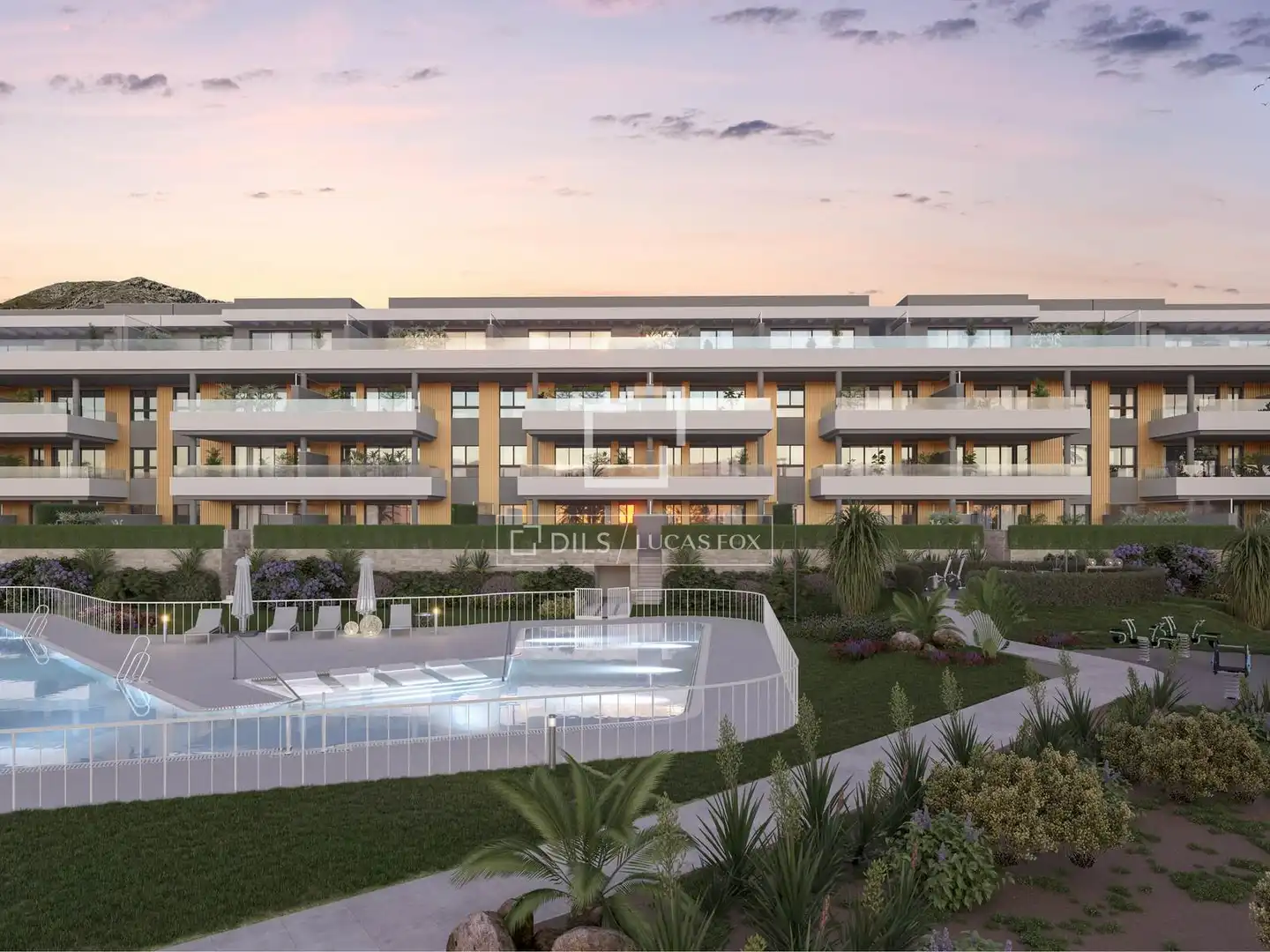 Vista exterior de Casa o xalet en venda en Torremolinos amb Aire condicionat, Calefacció i Jardí privat