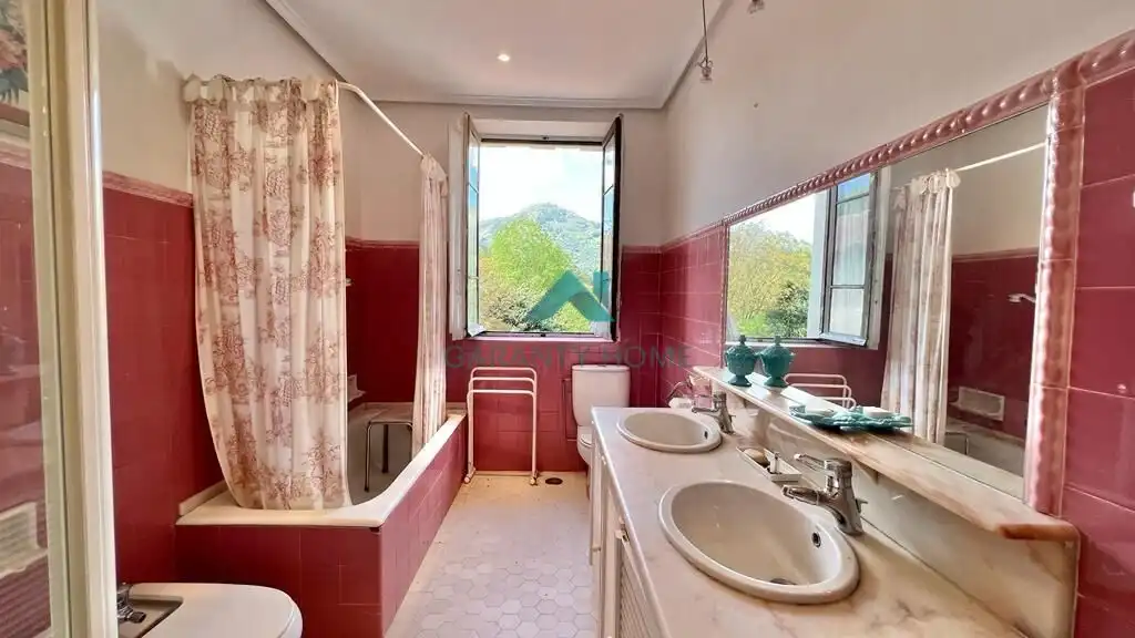 Badezimmer von Country house zum Verkauf in Ampuero mit Heizung, Privatgarten und Terrasse