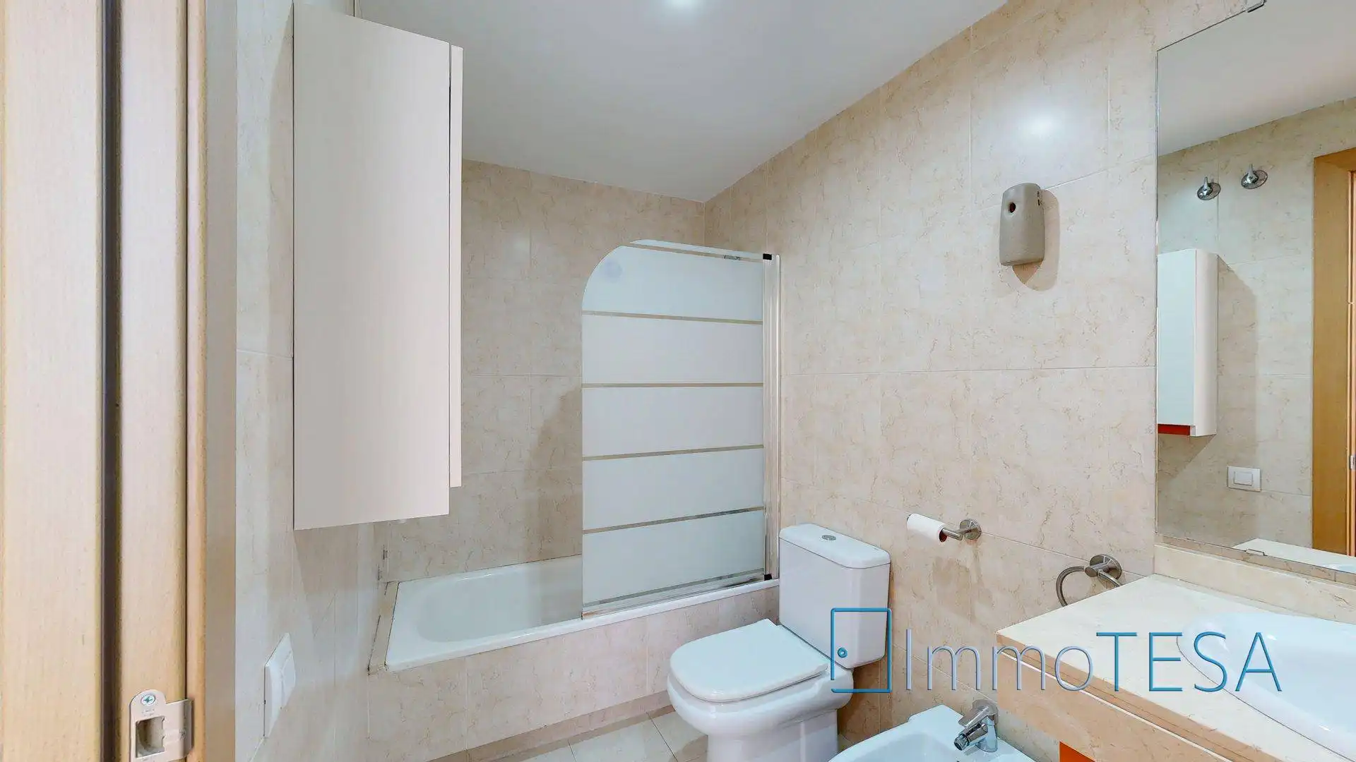 Bathroom of Flat for sale in Barberà del Vallès  with Air Conditioner, Heating and Parquet flooring