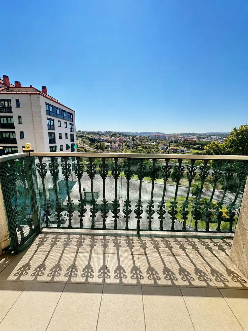 Terraza de Piso de alquiler en Ourense Capital  con Calefacción, Parquet y Trastero