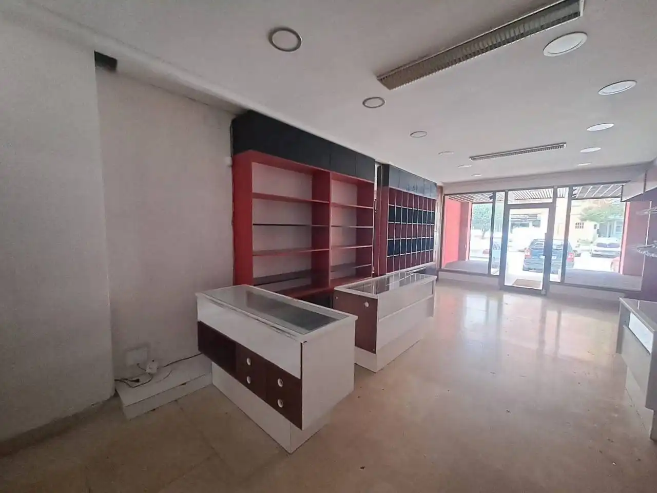 Commercial properties for sale in Burgos  with Air Conditioner