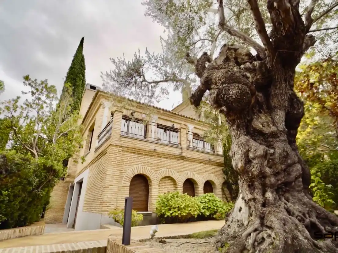 Vista exterior de Casa o chalet en venta en Las Rozas de Madrid con Aire acondicionado, Calefacción y Jardín privado