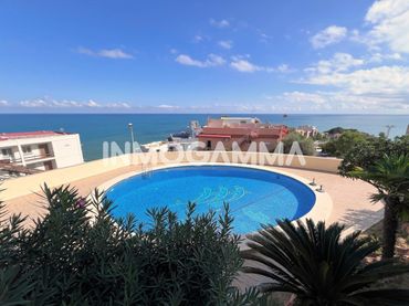 Apartamento con piscina en venta en Azahar