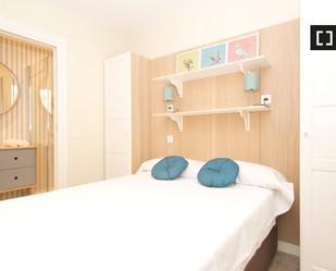 Dormitori de Pis de lloguer en  Madrid Capital amb Aire condicionat i Balcó