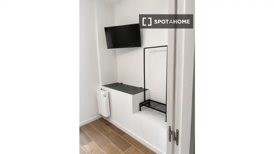 Schlafzimmer von Wohnung zur Miete in Madrid mit Klimaanlage, Heizung und Möbliert