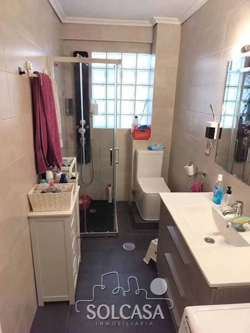 Baño de Piso en venta en Valladolid con Calefacción, Horno y Lavadora