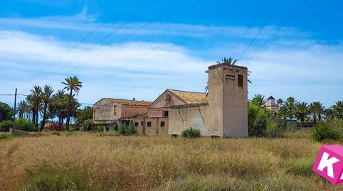 Gran parcela con 836m2 de construcción