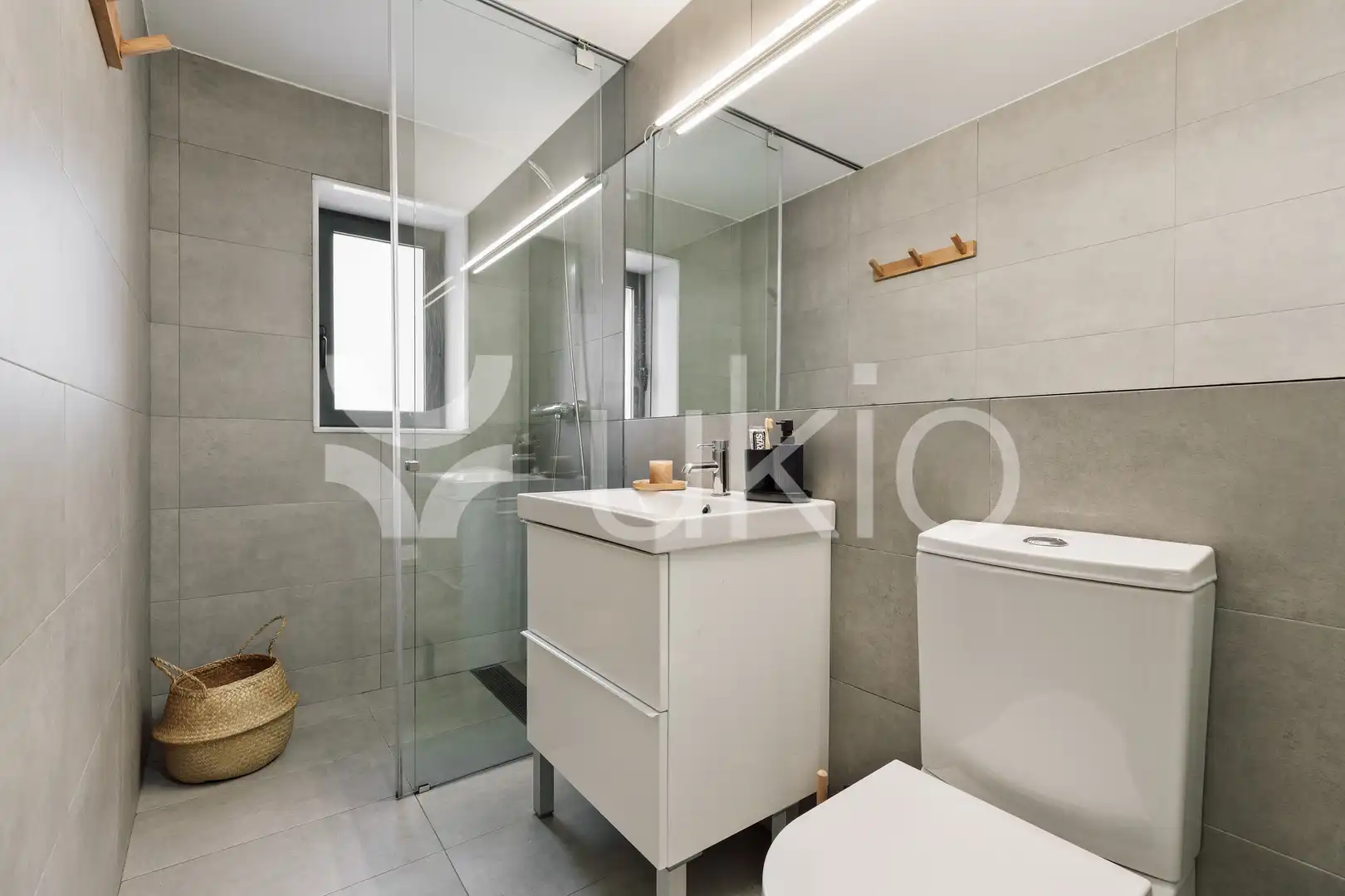 Baño de Apartamento de alquiler en Barcelona con Aire acondicionado, Calefacción y Amueblado
