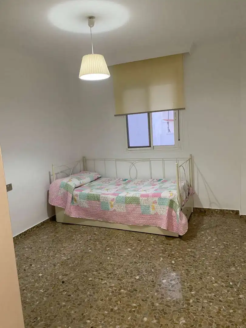 Habitación de Apartamento de alquiler en Vélez-Málaga con Amueblado