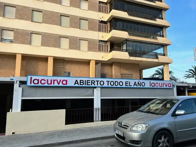 Locale commerciale in vendita a La Curva, imagen 2