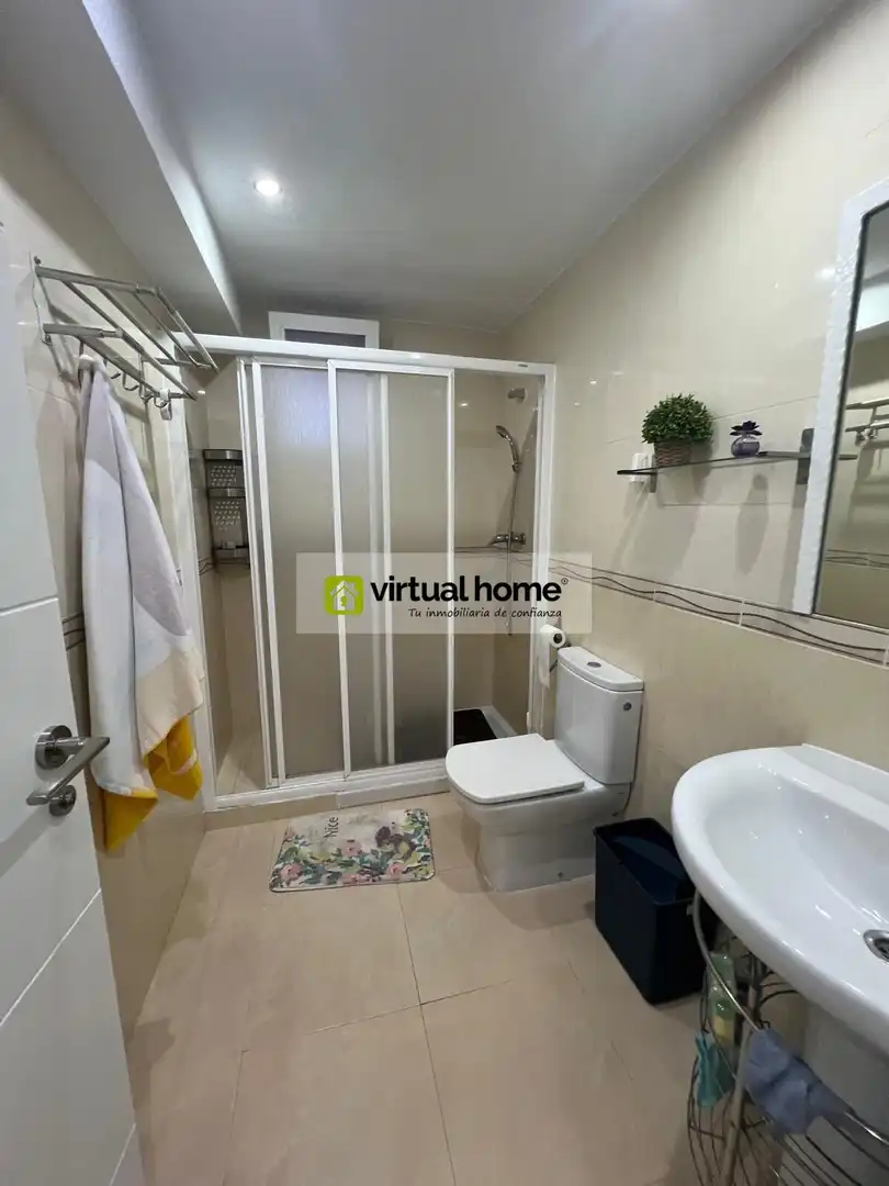 Baño de Planta baja en venta en Benidorm con Aire acondicionado, Trastero y Amueblado