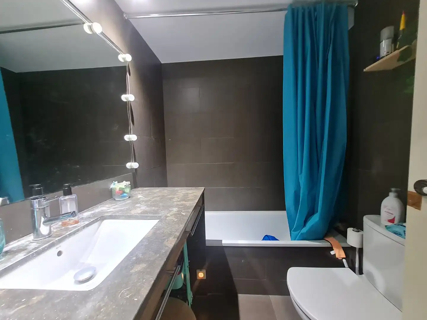 Badezimmer von Wohnung zum Verkauf in Moià mit Heizung, Privatgarten und Ofen
