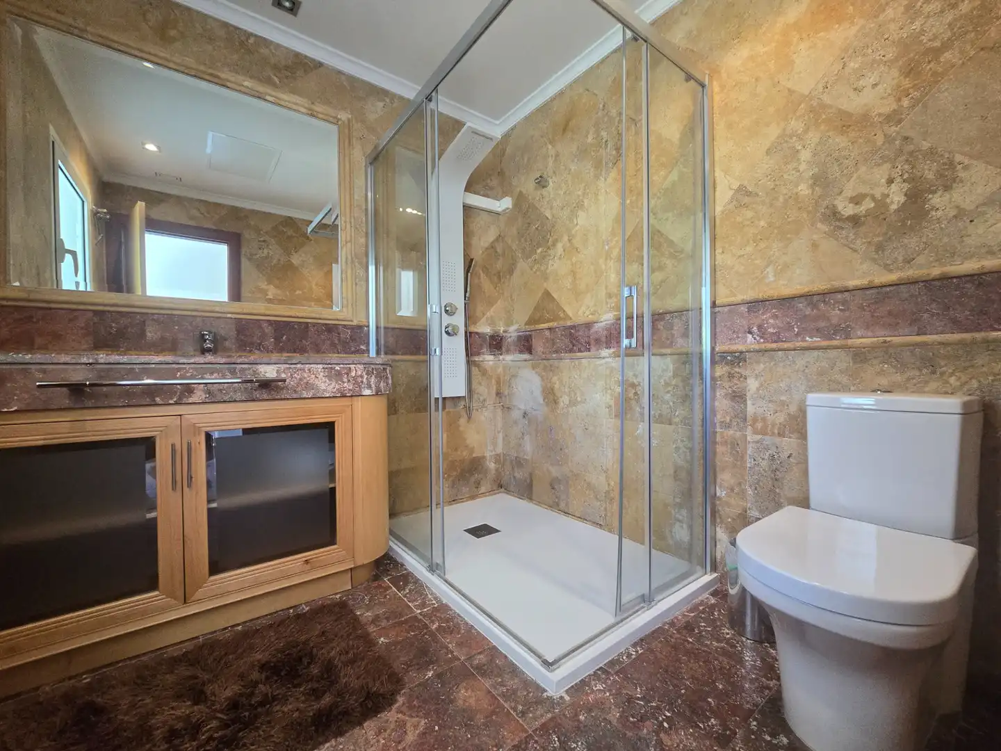 Bany de Apartament en venda en Marbella amb Aire condicionat, Calefacció i Jardí privat