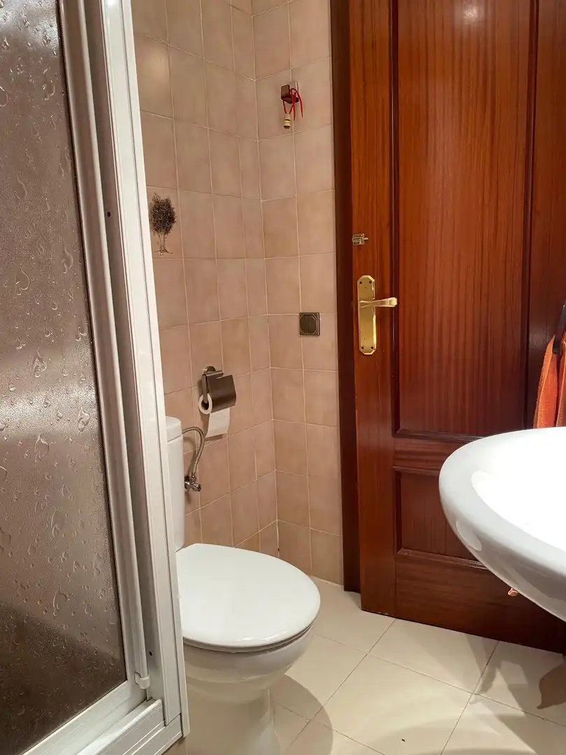 Bany de Pis de lloguer en Jaca amb Parquet, Terrassa i Moblat