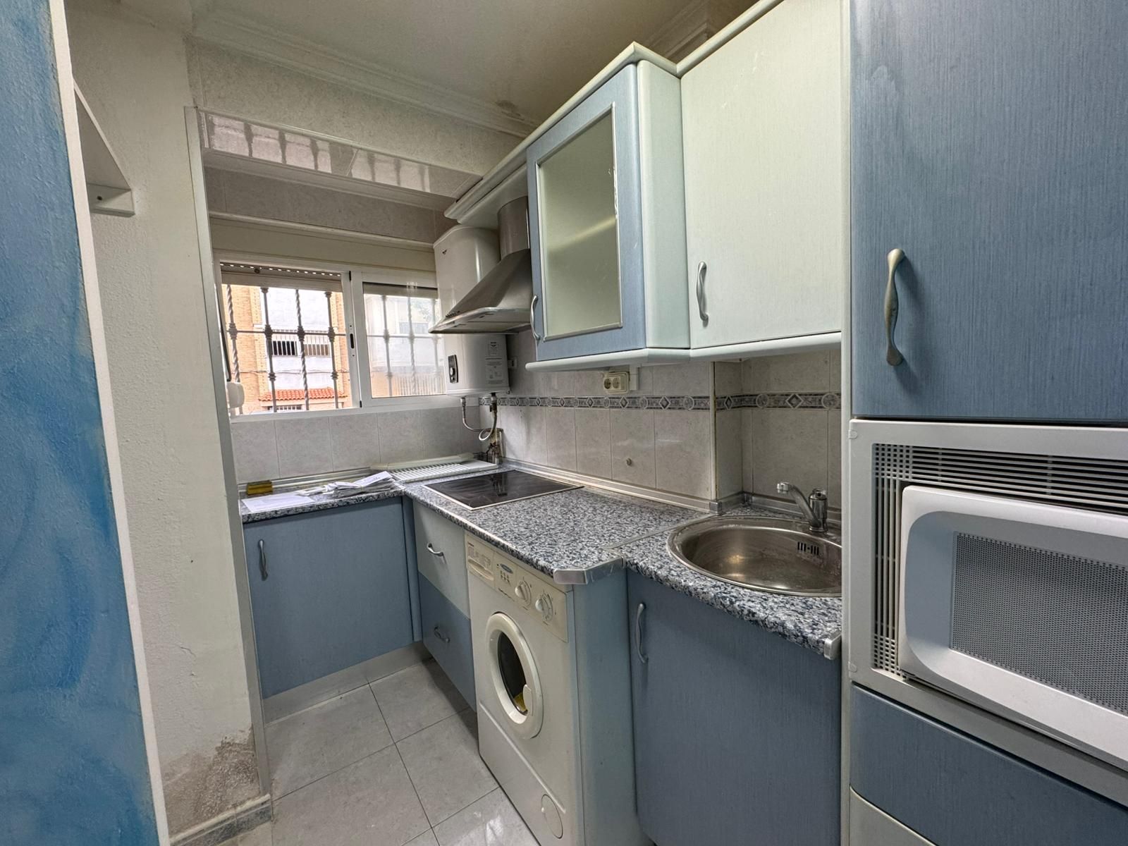 Kitchen of Flat for sale in  Sevilla Capital