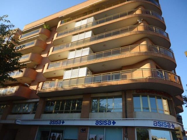 Garage to rent in Carrer Ramon y Cajal, 2, Instituts - Universitat