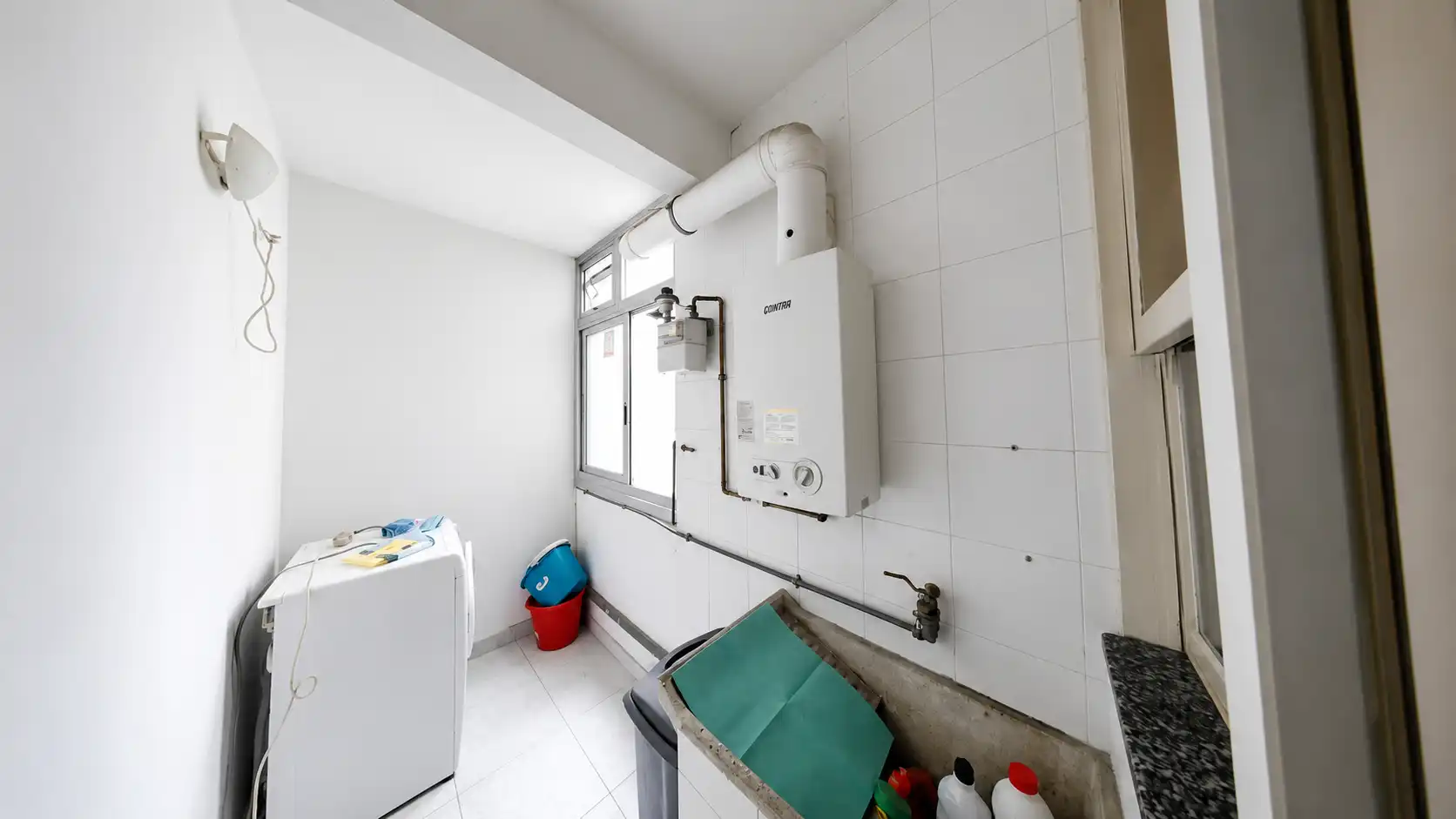 Baño de Piso en venta en Vigo  con Trastero y Amueblado