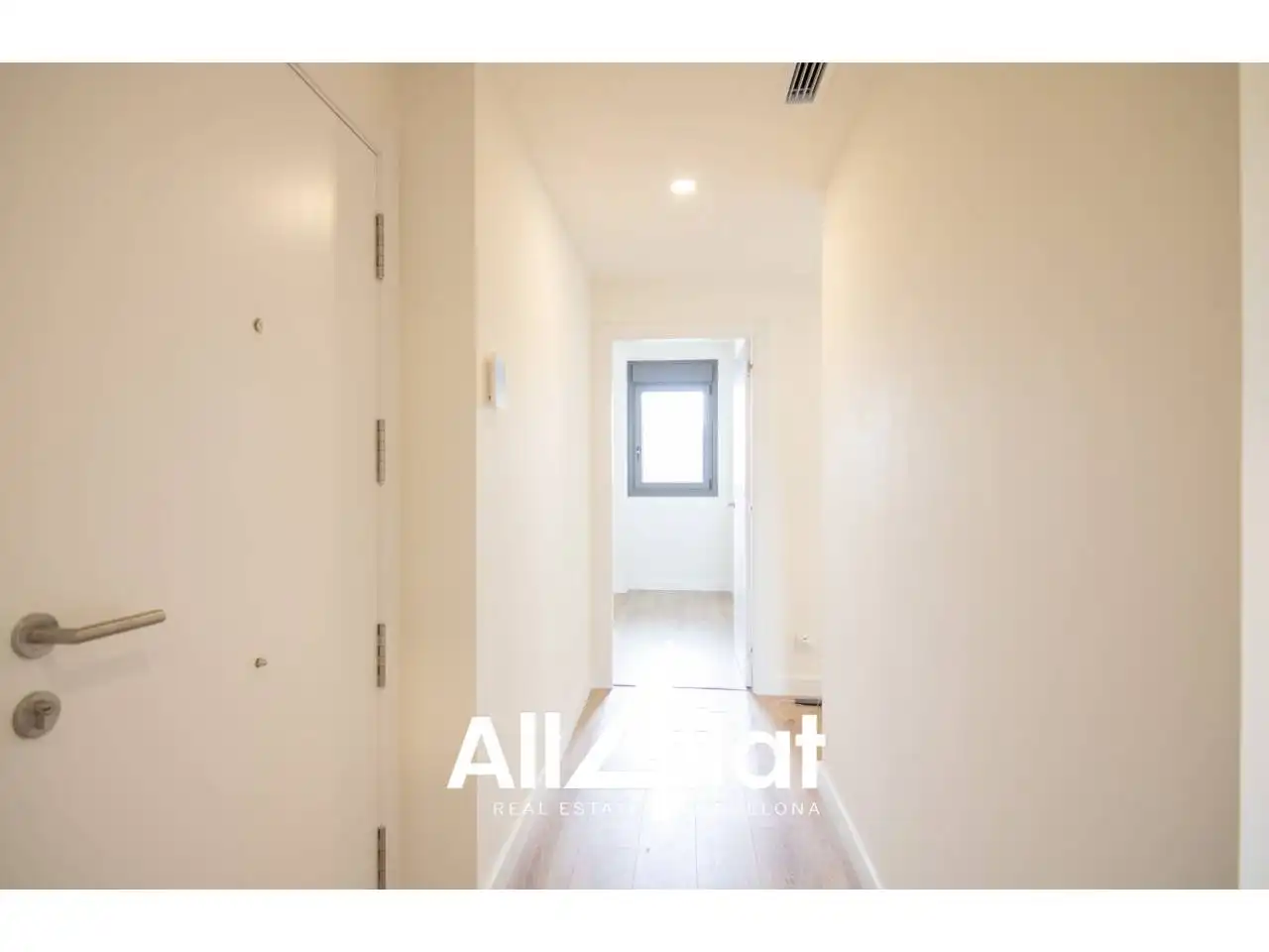 Wohnung zur Miete in Barcelona mit Klimaanlage, Heizung und Parkett