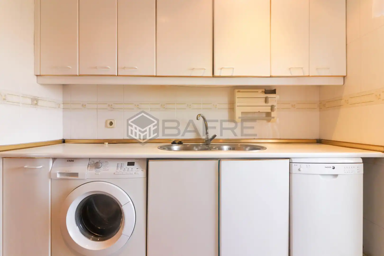 Kitchen of Flat for sale in Madrid  with Air Conditioner, Heating and Private garden