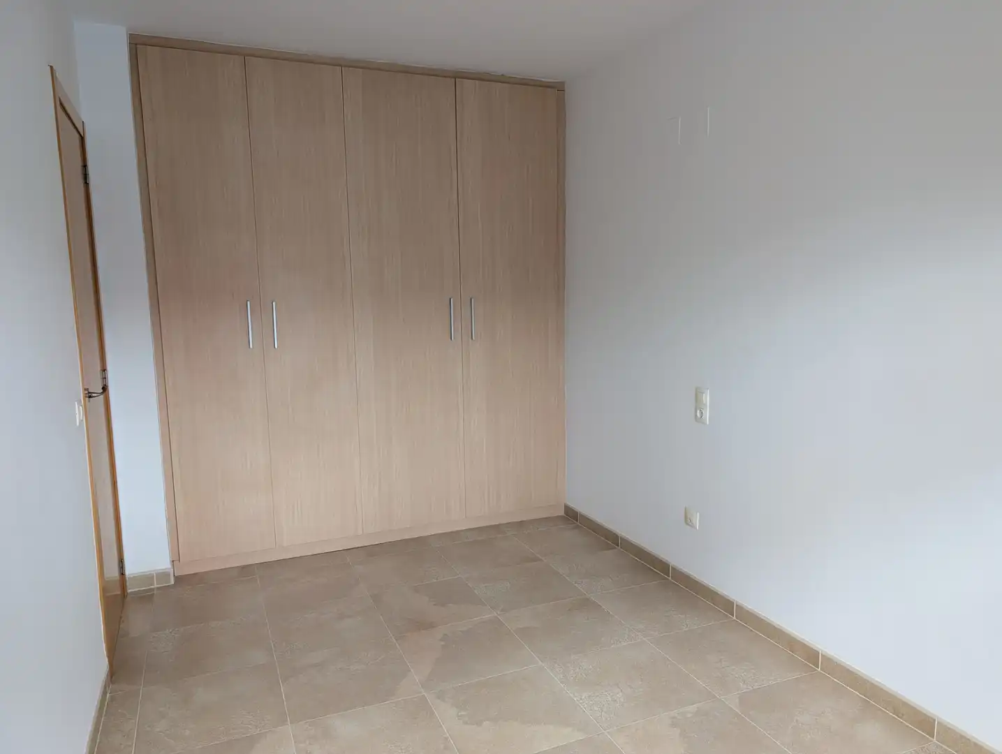 Dormitori de Pis de lloguer en Gilet amb Aire condicionat, Terrassa i Forn