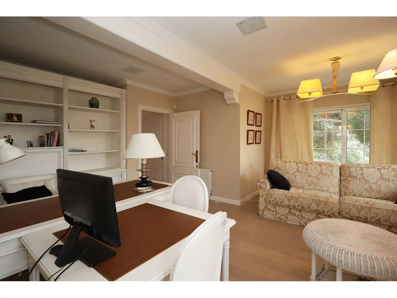Sala d'estar de Casa o xalet en venda en Lloret de Mar amb Aire condicionat, Jardí privat i Terrassa