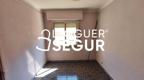 Foto 2 de Piso de alquiler en Felipe II, Navas, Barcelona Capital