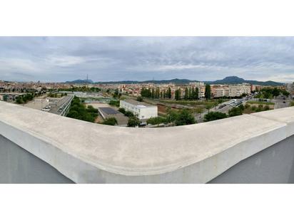 Vista exterior de Dúplex en venda en Terrassa amb Aire condicionat, Calefacció i Jardí privat