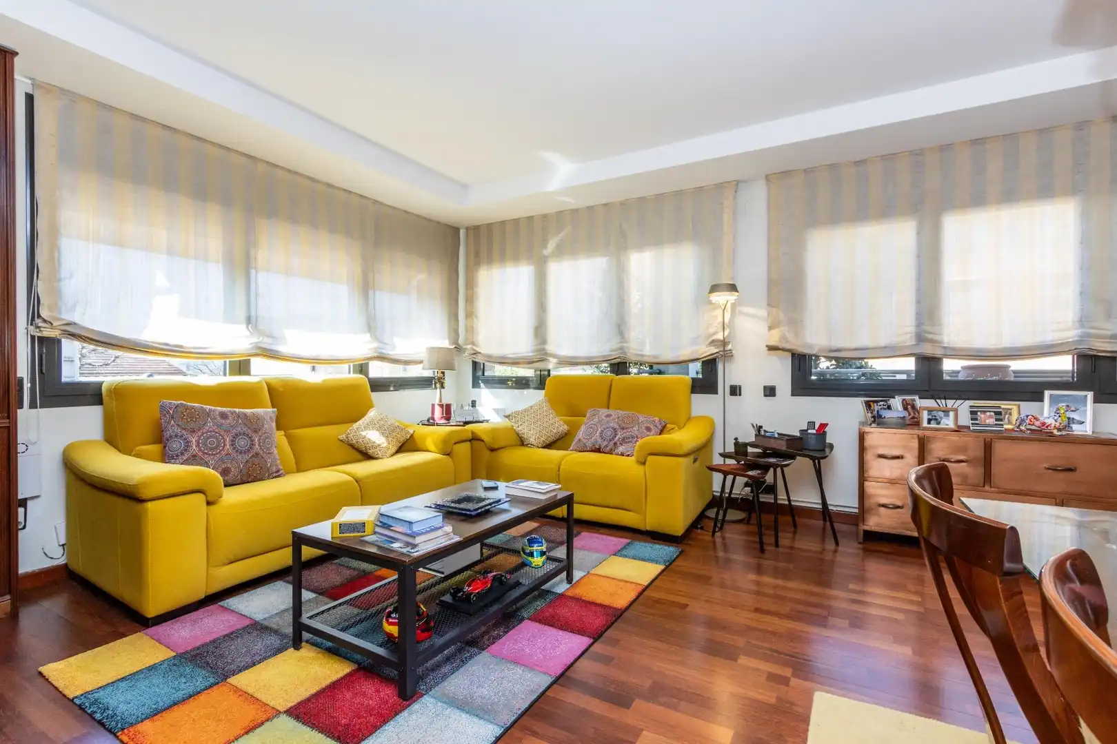 Sala d'estar de Casa o xalet en venda en Sant Quirze del Vallès amb Aire condicionat, Calefacció i Jardí privat