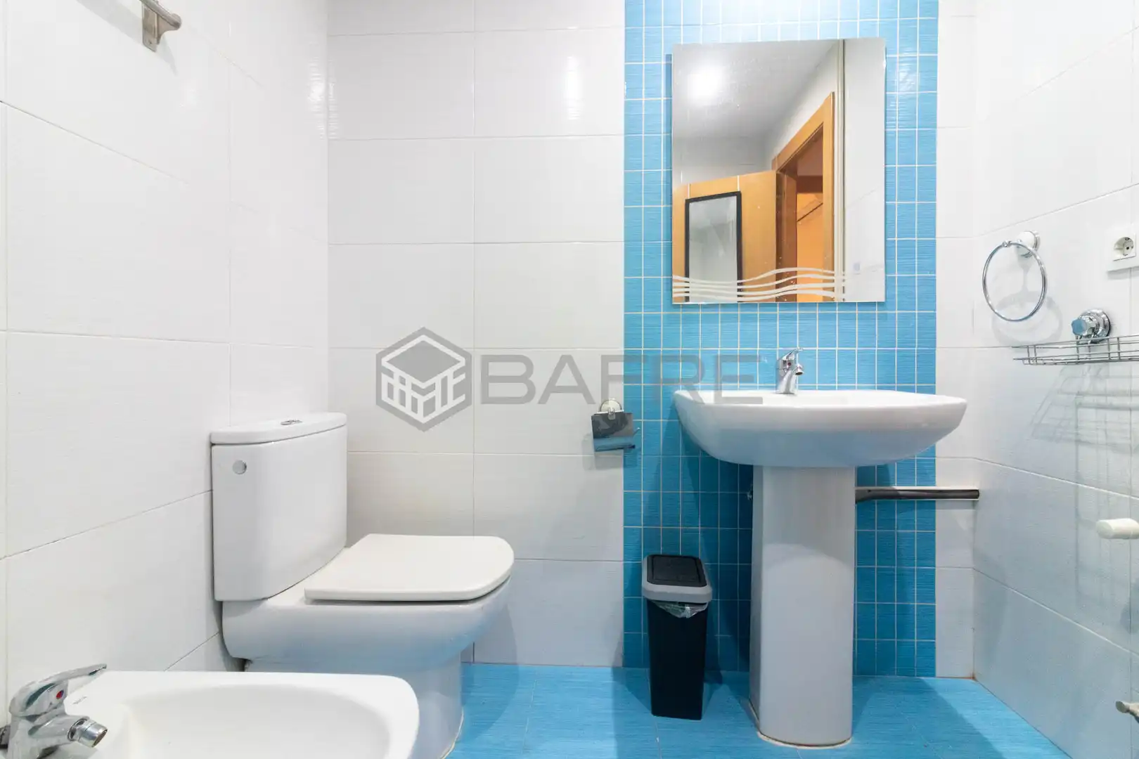 Bathroom of Flat for sale in Madrid  with Air Conditioner, Heating and Terrace