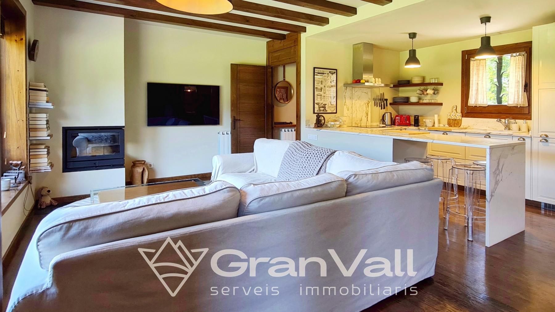 Sala de estar de Casa adosada en venta en Fontanals de Cerdanya con Calefacción, Jardín privado y Terraza