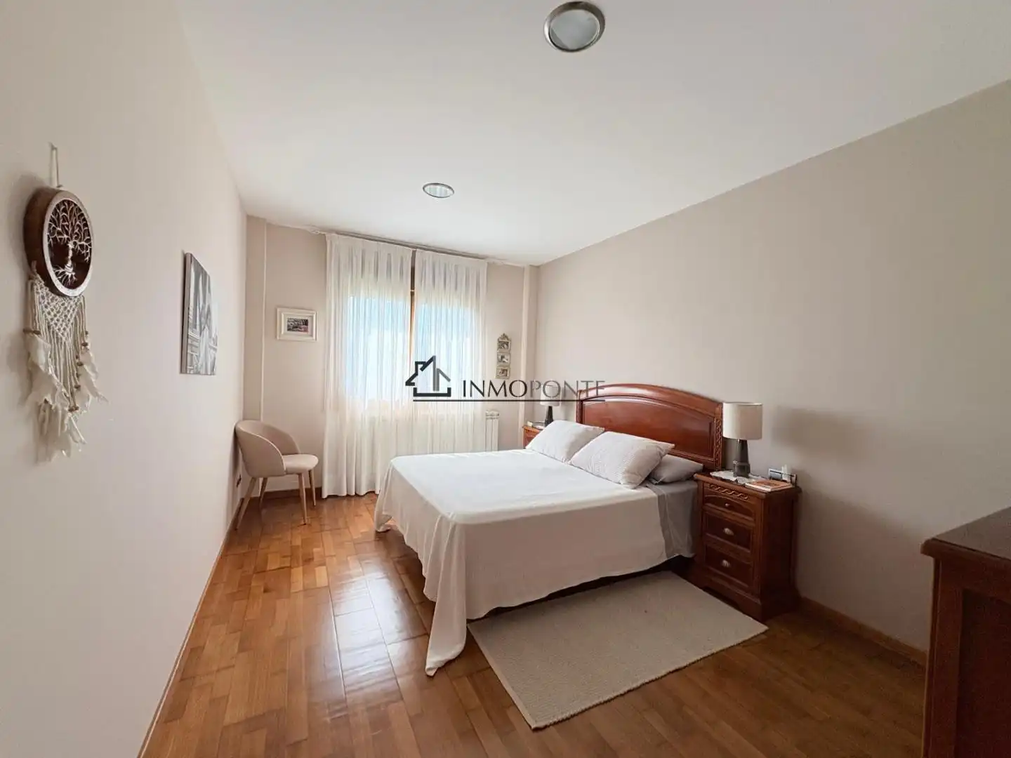 Dormitori de Casa o xalet en venda en Pontevedra Capital  amb Calefacció, Jardí privat i Terrassa