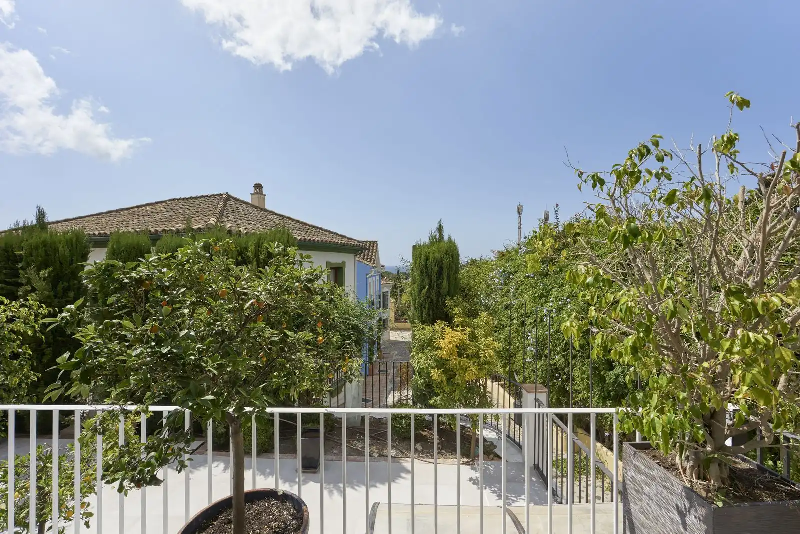 Terrassa de Casa adosada en venda en Marbella amb Jardí privat, Moblat i Piscina comunitària