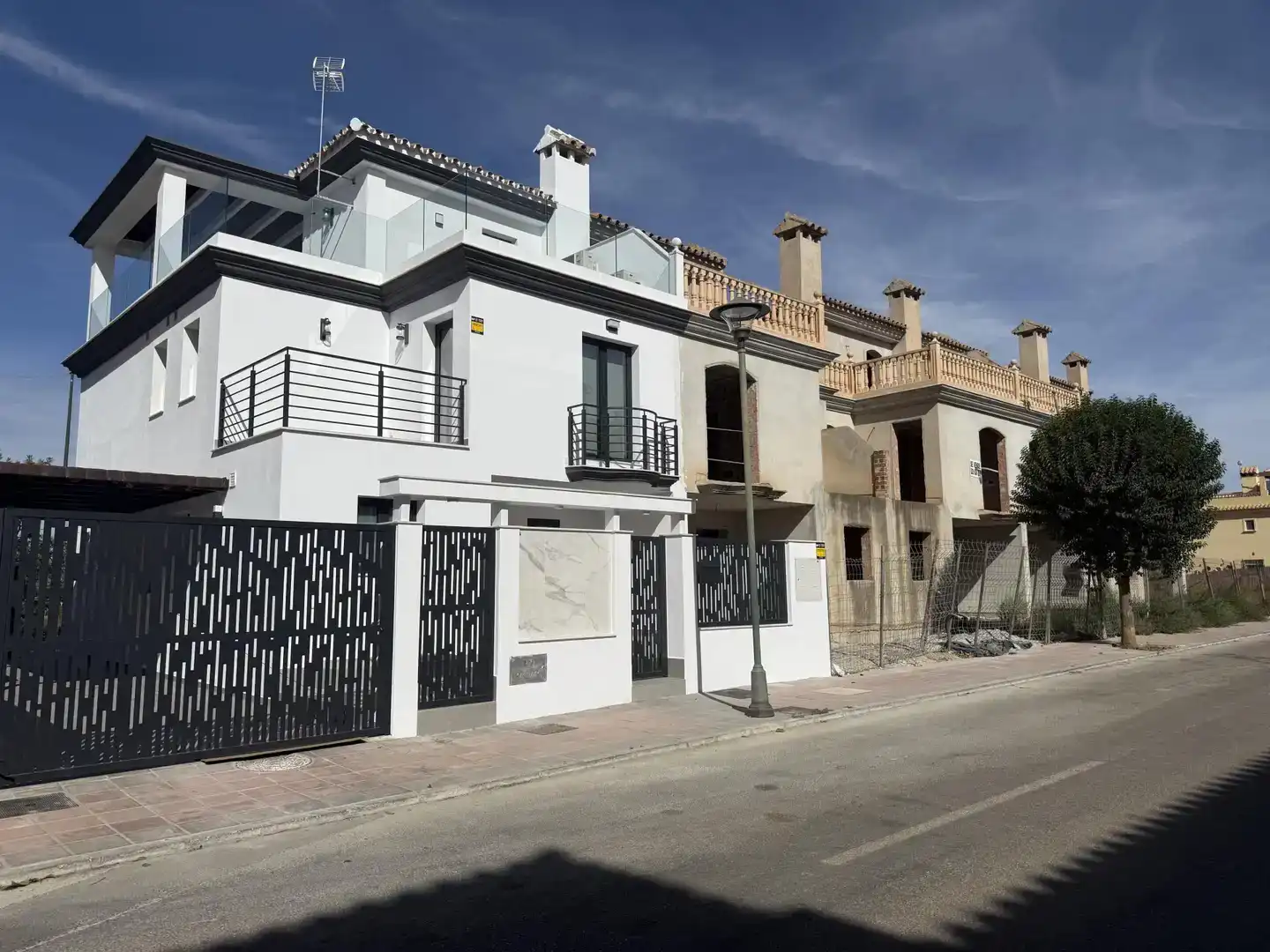 Vista exterior de Casa adosada en venda en Vélez-Málaga
