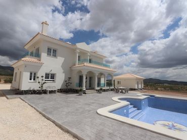 Xalet en venda a El Pinós / Pinoso
