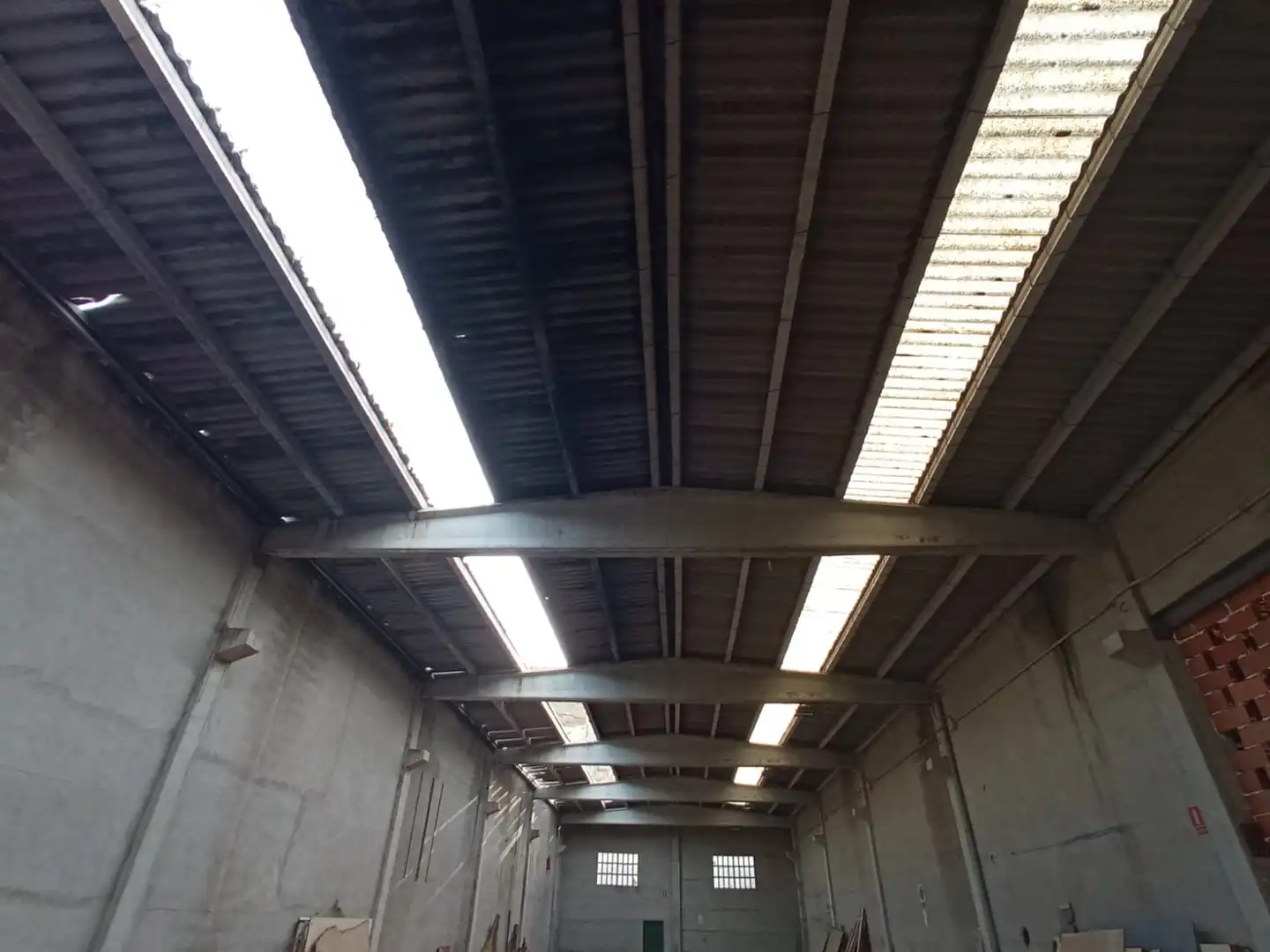 Vista exterior de Nave industrial en venta en Cadrete