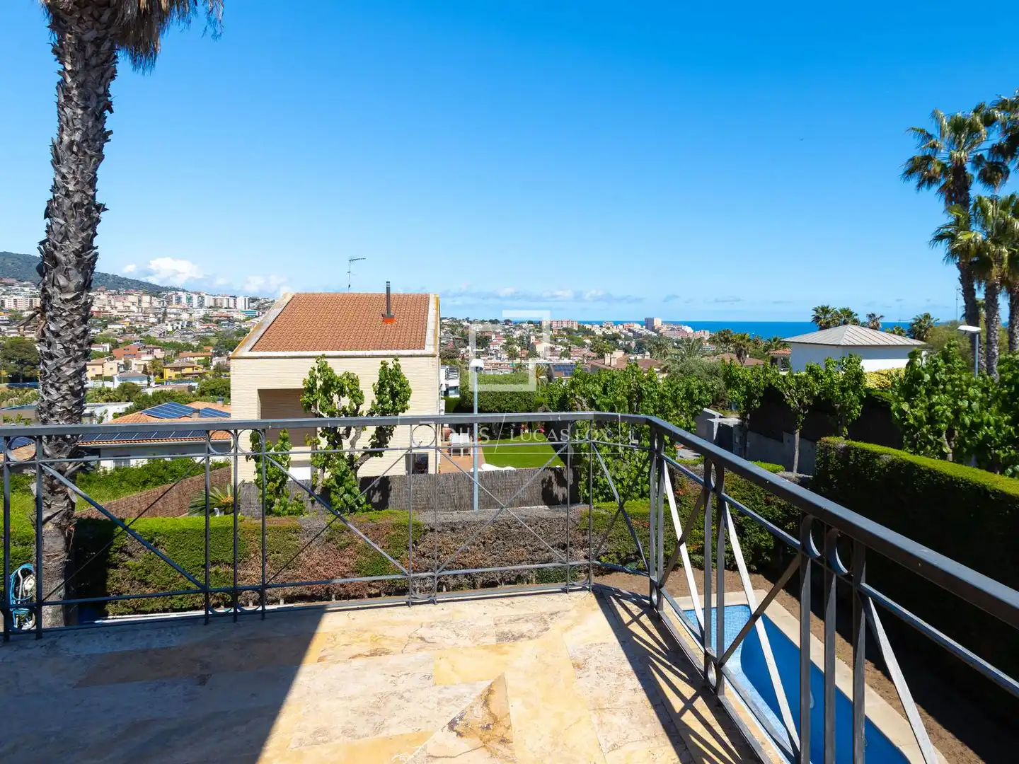 Villa con piscina in vendita a Alella, imagen 2