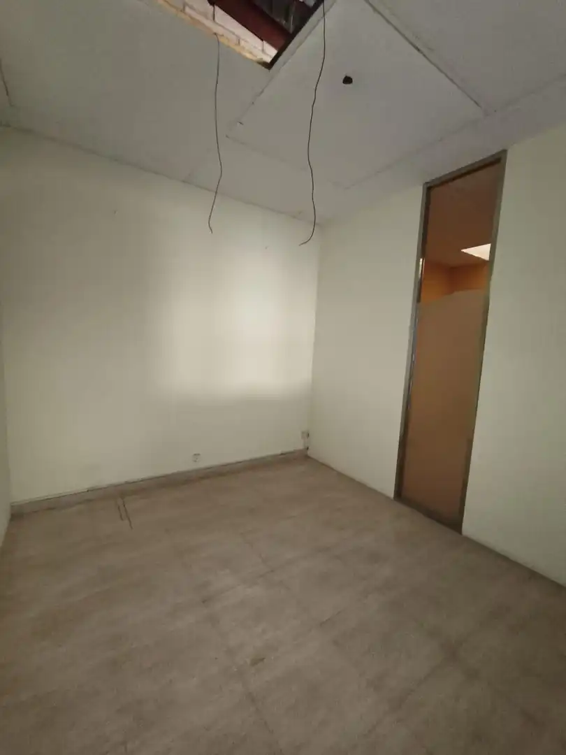 Industrial buildings for sale in Gines