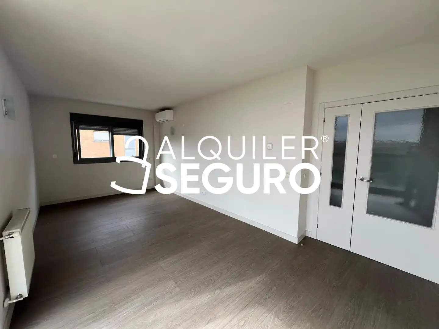 Bedroom of Flat for rent in Fuencarral - El Pardo