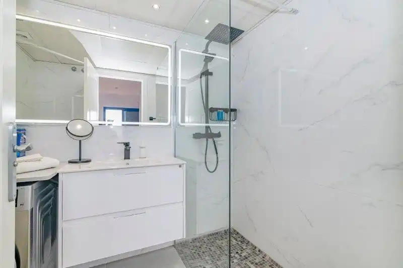 Baño de Apartamento en venta en Almuñécar con Aire acondicionado, Terraza y Amueblado