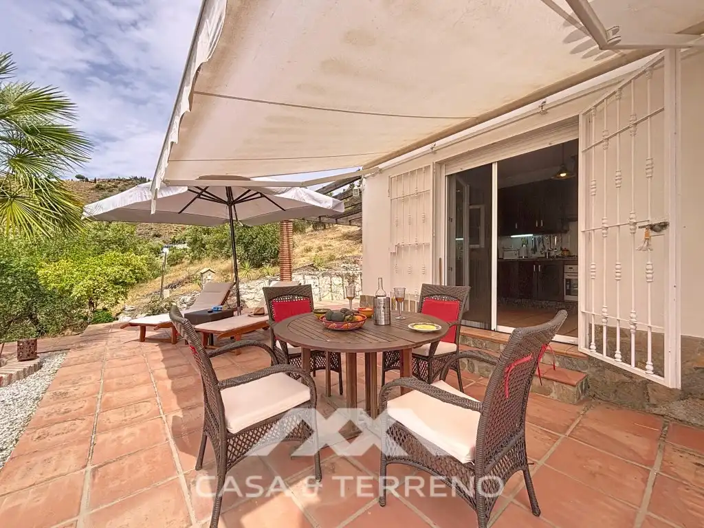 Terrassa de Casa o xalet en venda en Canillas de Albaida amb Aire condicionat, Calefacció i Jardí privat