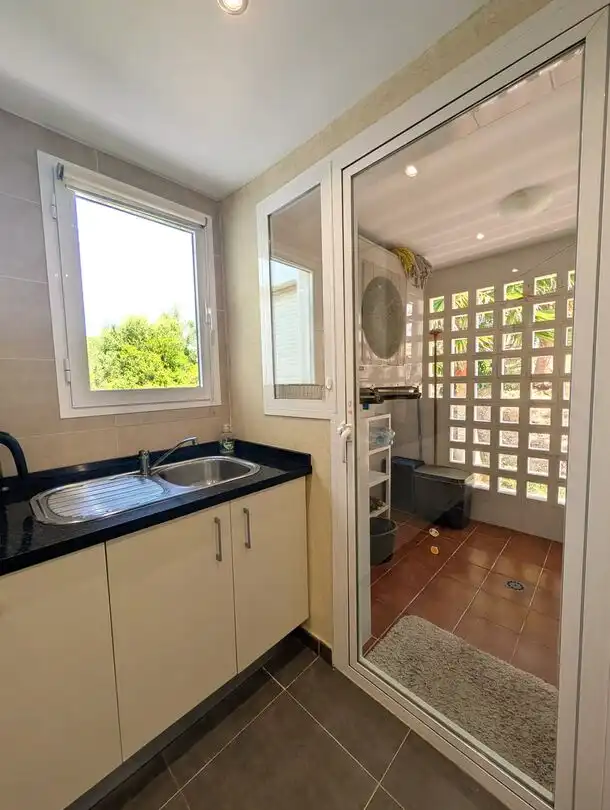 Bathroom of Apartments for sale in La Alcaidesa  with Air Conditioner, Heating and Terrace