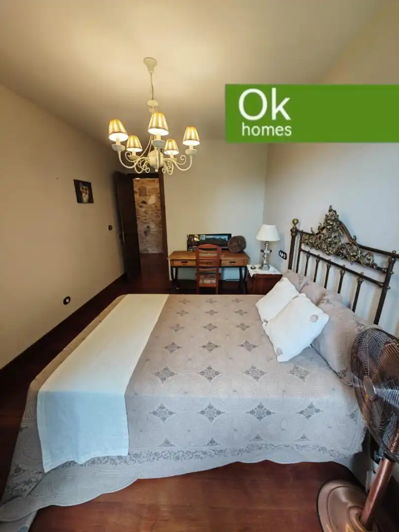 Schlafzimmer von Country house zum Verkauf in Sobrado (A Coruña) mit Heizung, Privatgarten und Parkett