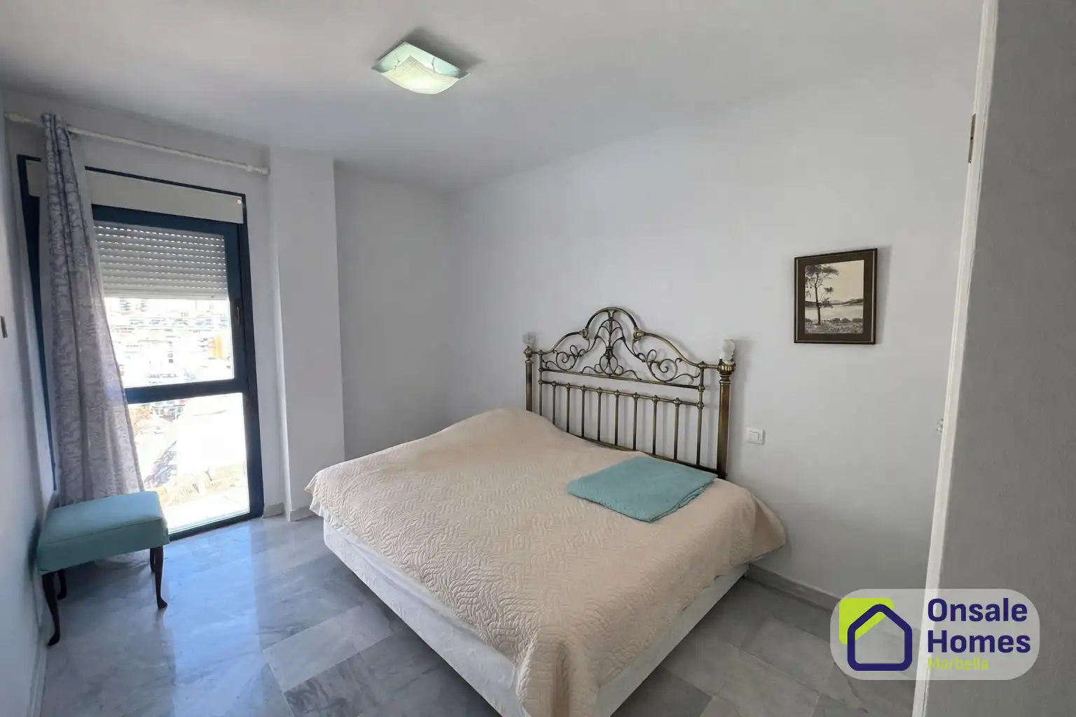 Schlafzimmer von Wohnung zum Verkauf in Marbella mit Abstellraum und Balkon