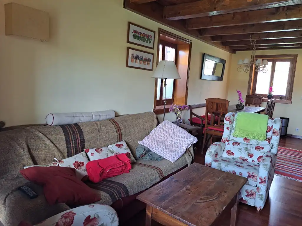 Wohnzimmer von Haus oder Chalet zur Miete in Osséja mit Heizung, Privatgarten und Möbliert