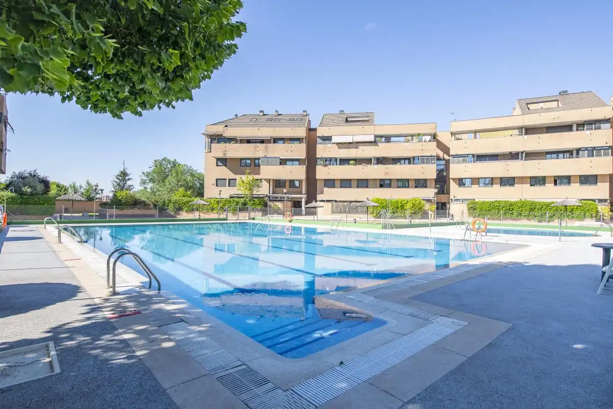 Piscina de Àtic en venda en Pozuelo de Alarcón amb Aire condicionat, Calefacció i Jardí privat