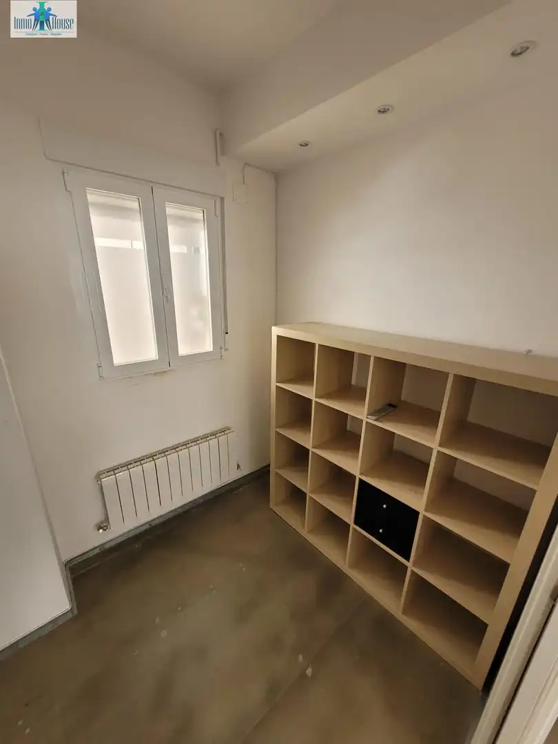 Dormitori de Apartament en venda en Albacete amb Calefacció i Moblat
