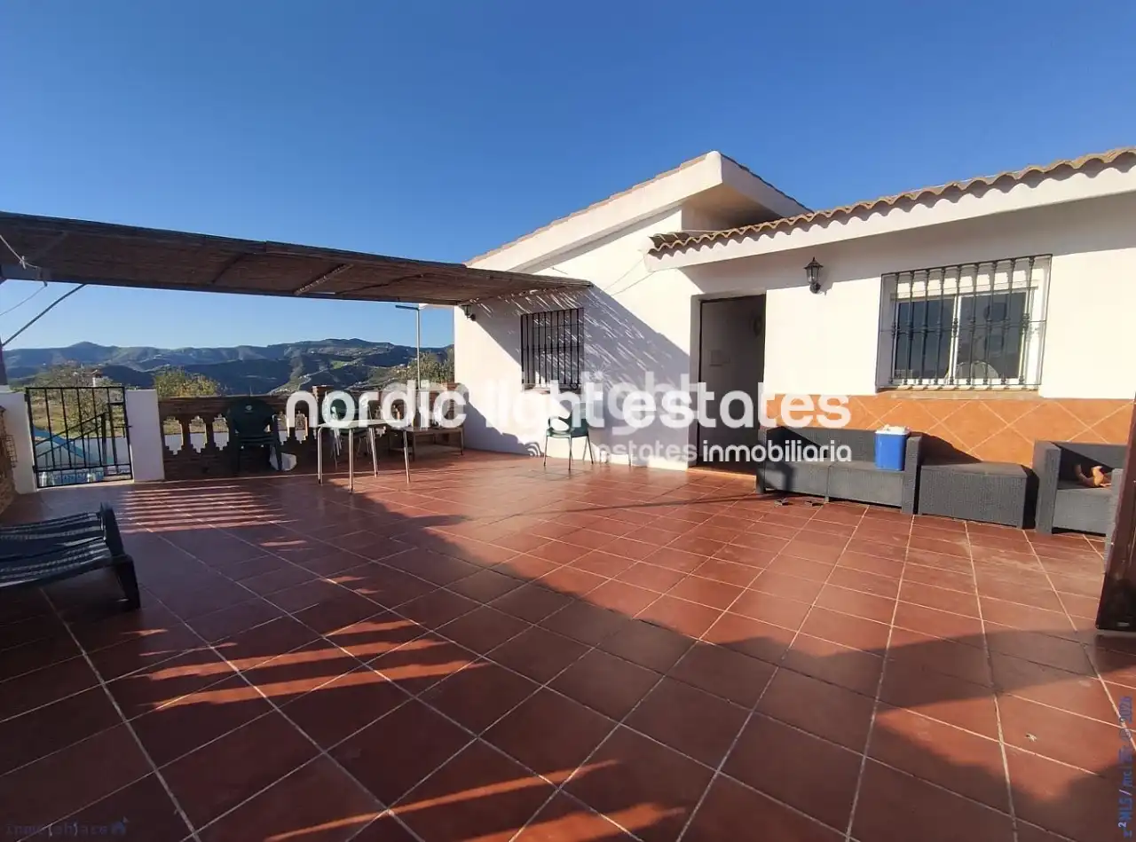 Casa amb piscina en venda a El Borge, imagen 2