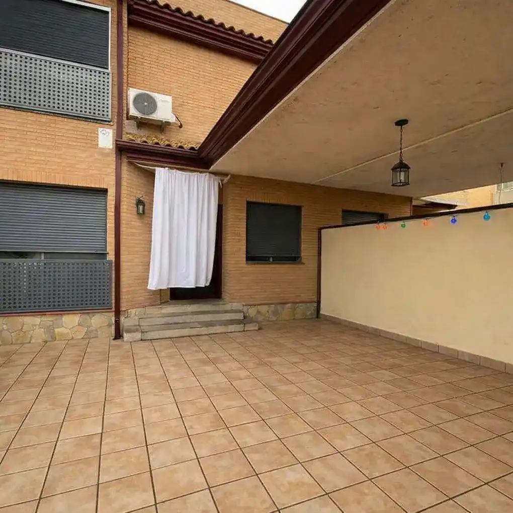 Terrassa de Casa adosada en venda en Calera y Chozas amb Aire condicionat i Calefacció